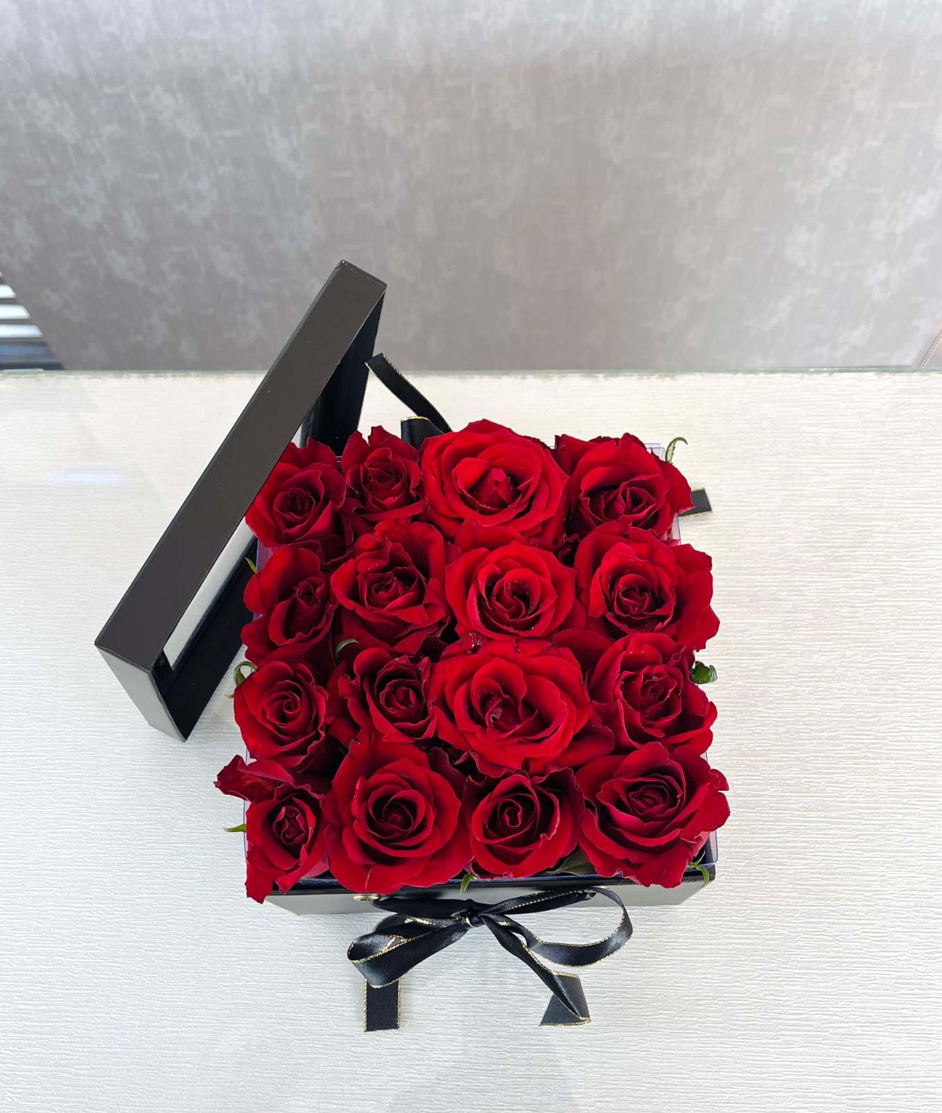 ROSE IN SQUARE BOX
